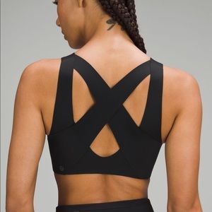 lululemon run enlite front zip bra 36B